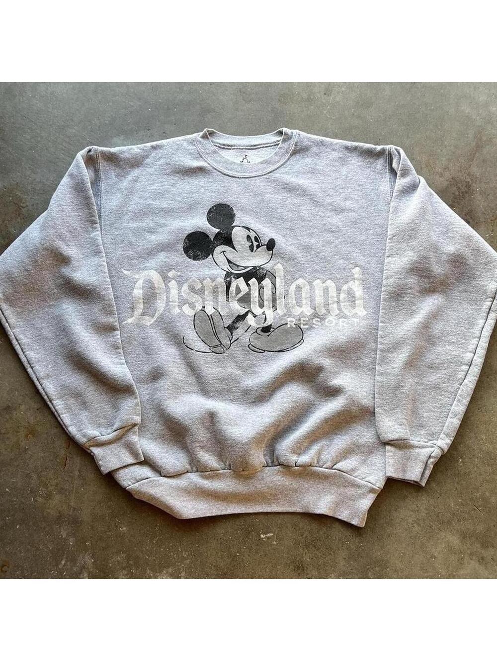 Vintage grey Disneyland spellout Crewneck
